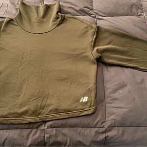 New Balance Women’s Cropped Mock-neck Sweater in Olive